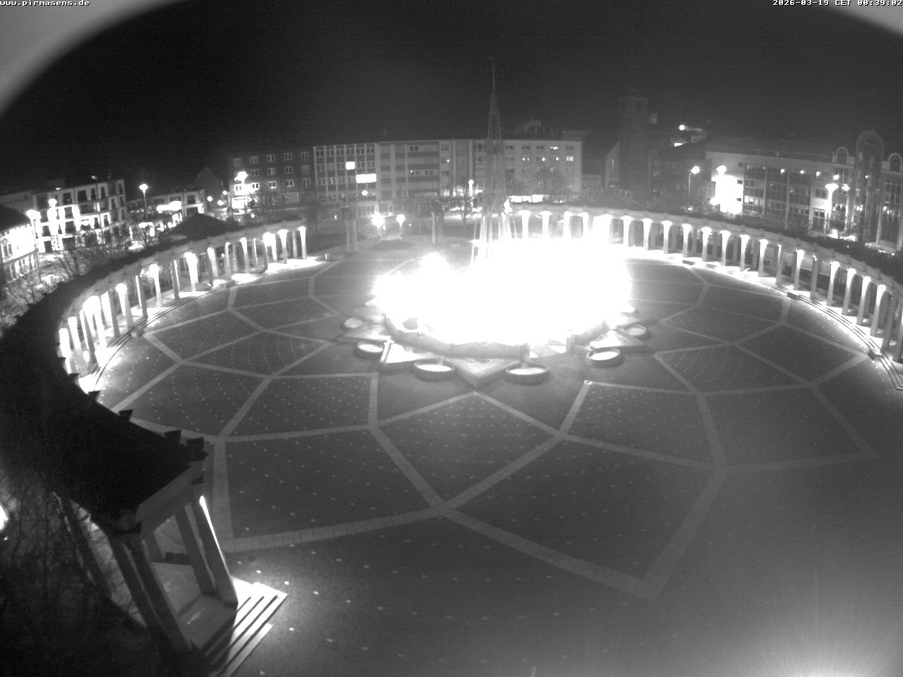 Archived image Webcam View towards square Exerzierplatz in Pirmasens, Rhineland-Palatine