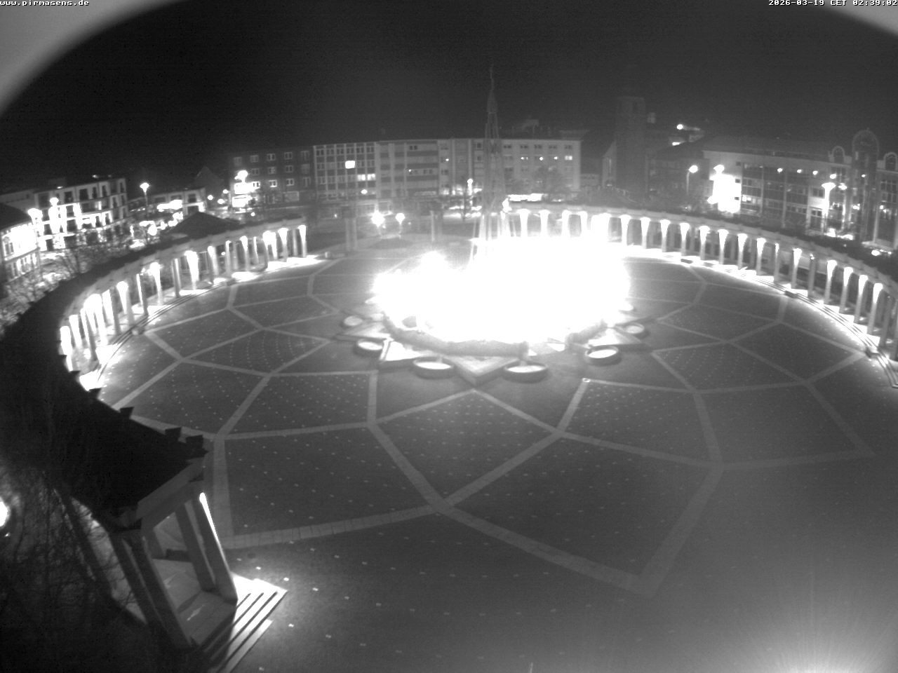 Archived image Webcam View towards square Exerzierplatz in Pirmasens, Rhineland-Palatine