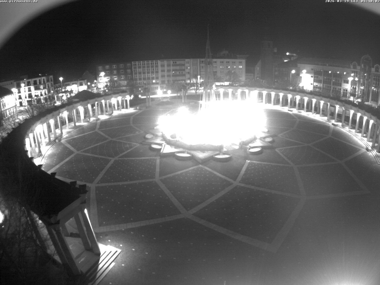 Archived image Webcam View towards square Exerzierplatz in Pirmasens, Rhineland-Palatine
