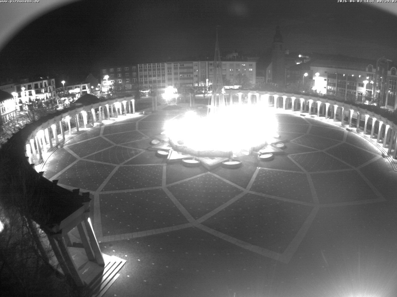 Archived image Webcam View towards square Exerzierplatz in Pirmasens, Rhineland-Palatine