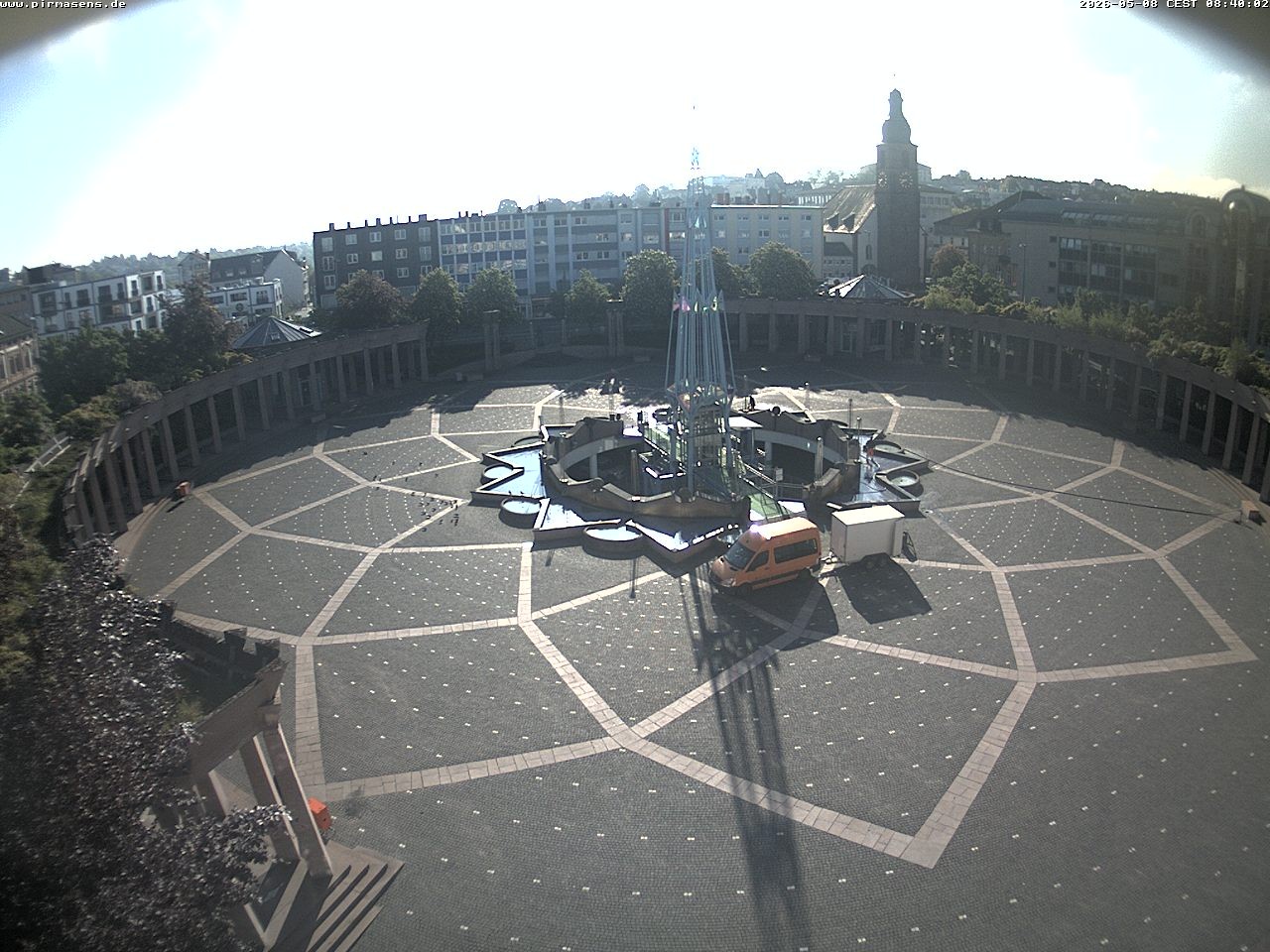 Archived image Webcam View towards square Exerzierplatz in Pirmasens, Rhineland-Palatine