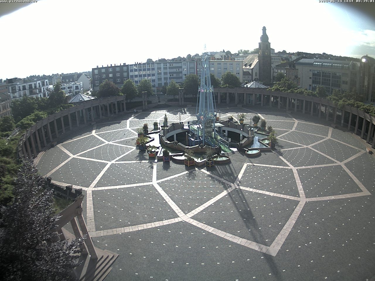 Archived image Webcam View towards square Exerzierplatz in Pirmasens, Rhineland-Palatine