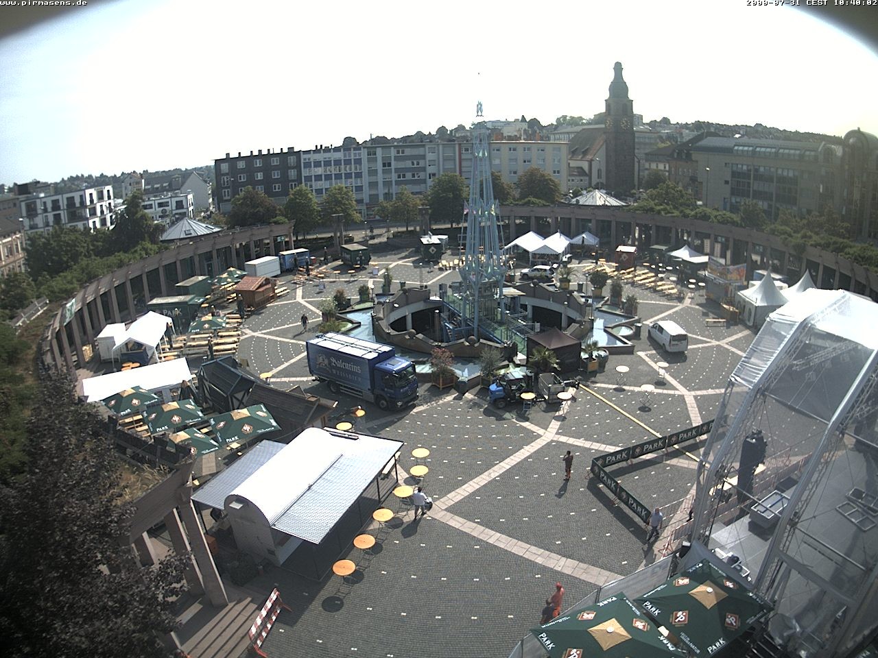 Archived image Webcam View towards square Exerzierplatz in Pirmasens, Rhineland-Palatine