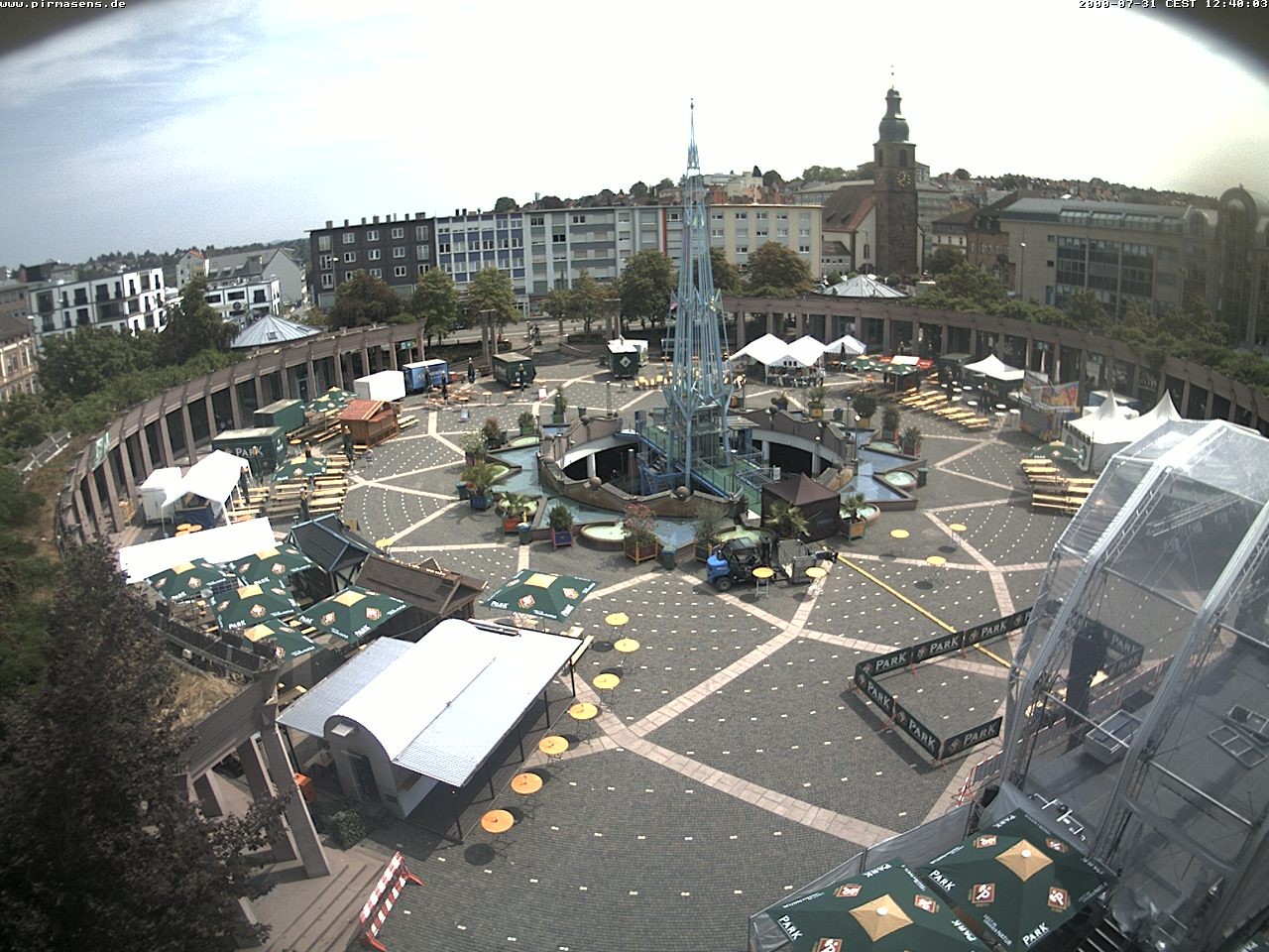 Archived image Webcam View towards square Exerzierplatz in Pirmasens, Rhineland-Palatine