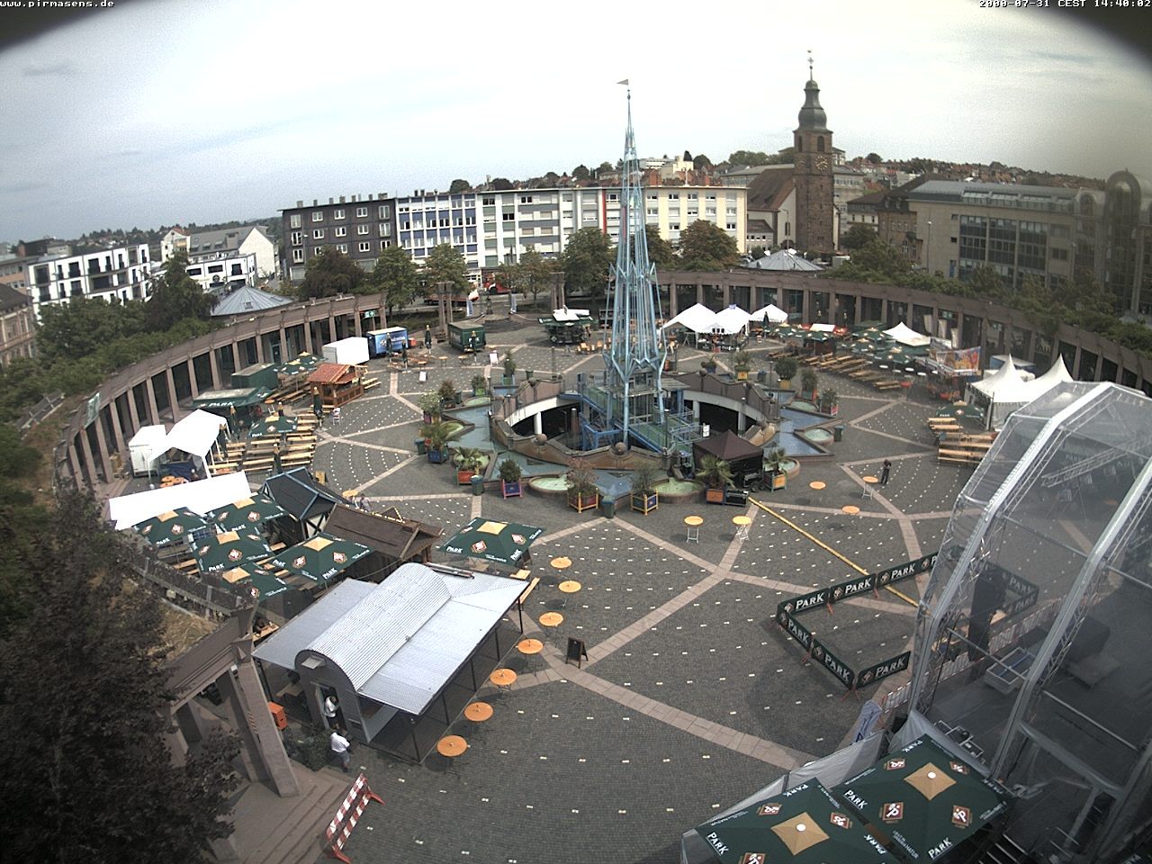 Archived image Webcam View towards square Exerzierplatz in Pirmasens, Rhineland-Palatine