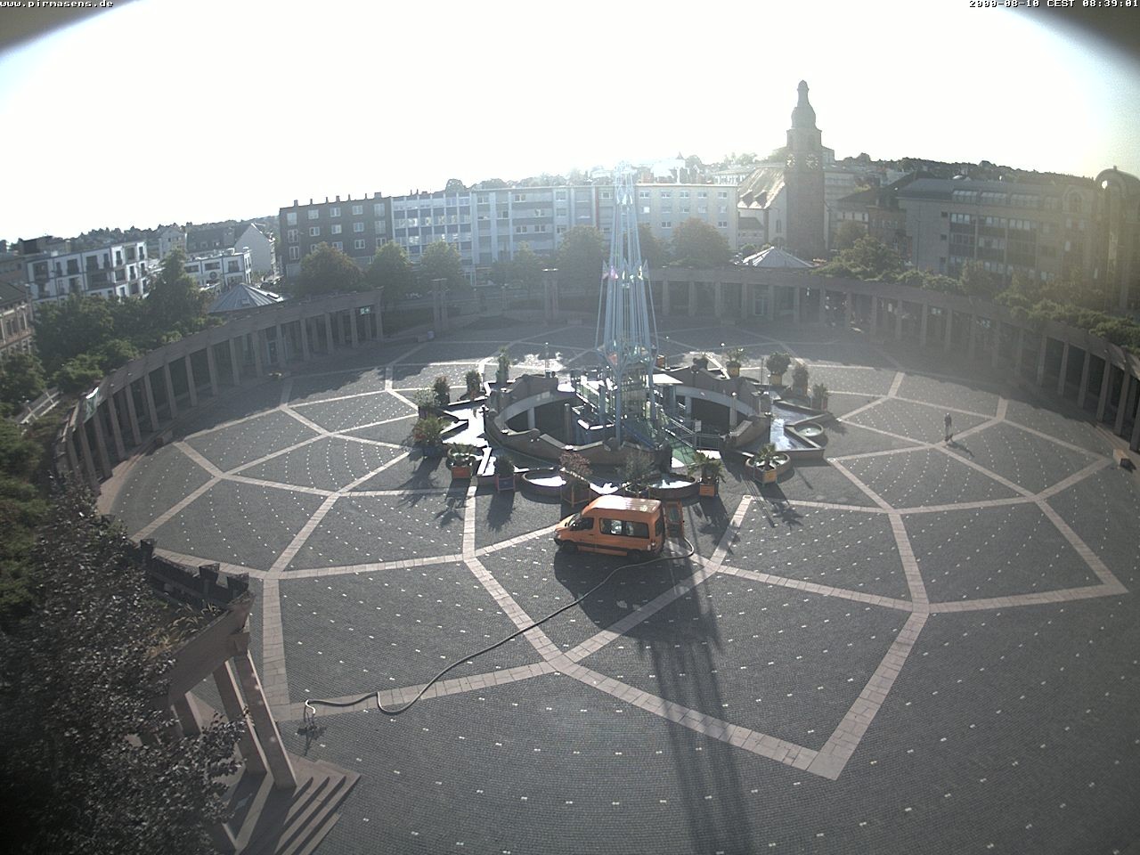 Archived image Webcam View towards square Exerzierplatz in Pirmasens, Rhineland-Palatine