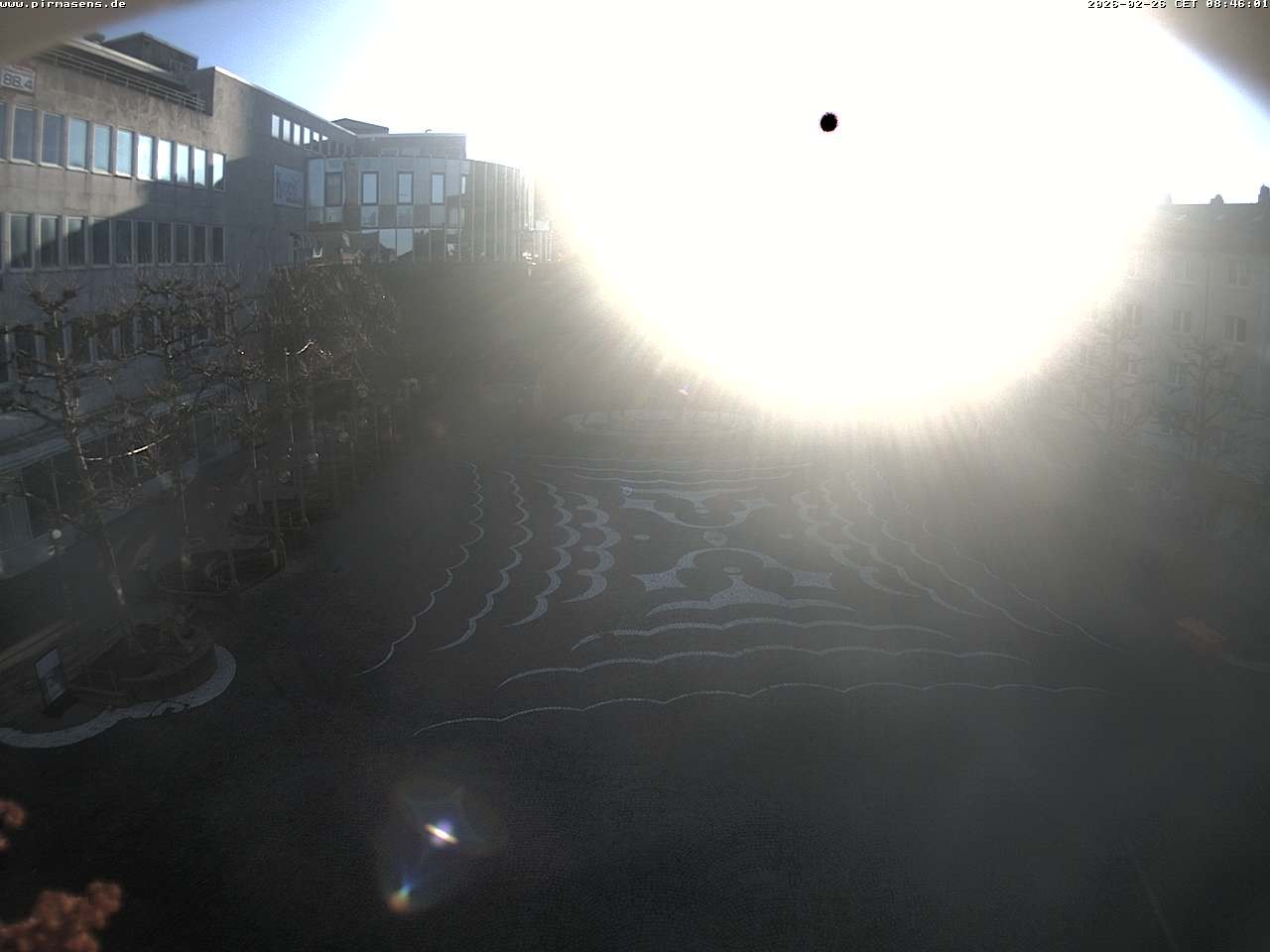 Archived image Webcam View towards square Schlossplatz and church Pirminius in Pirmasens