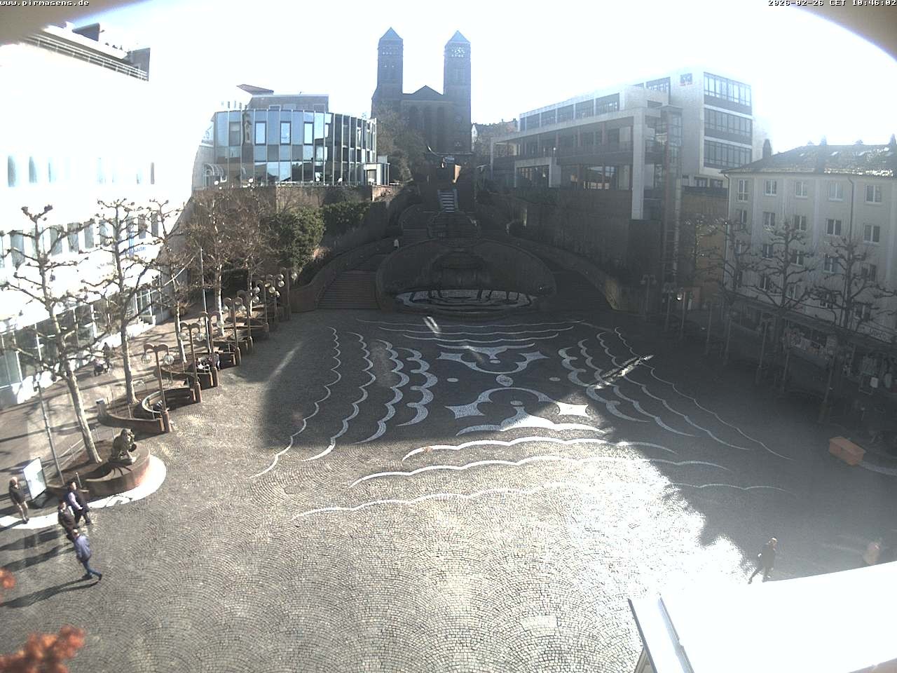 Archived image Webcam View towards square Schlossplatz and church Pirminius in Pirmasens