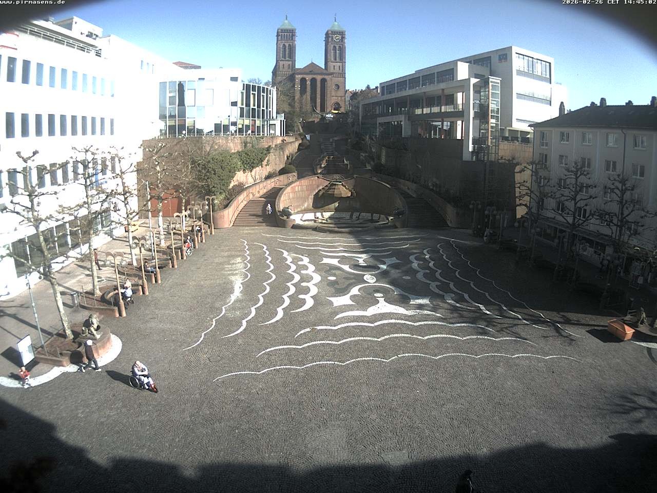 Archived image Webcam View towards square Schlossplatz and church Pirminius in Pirmasens