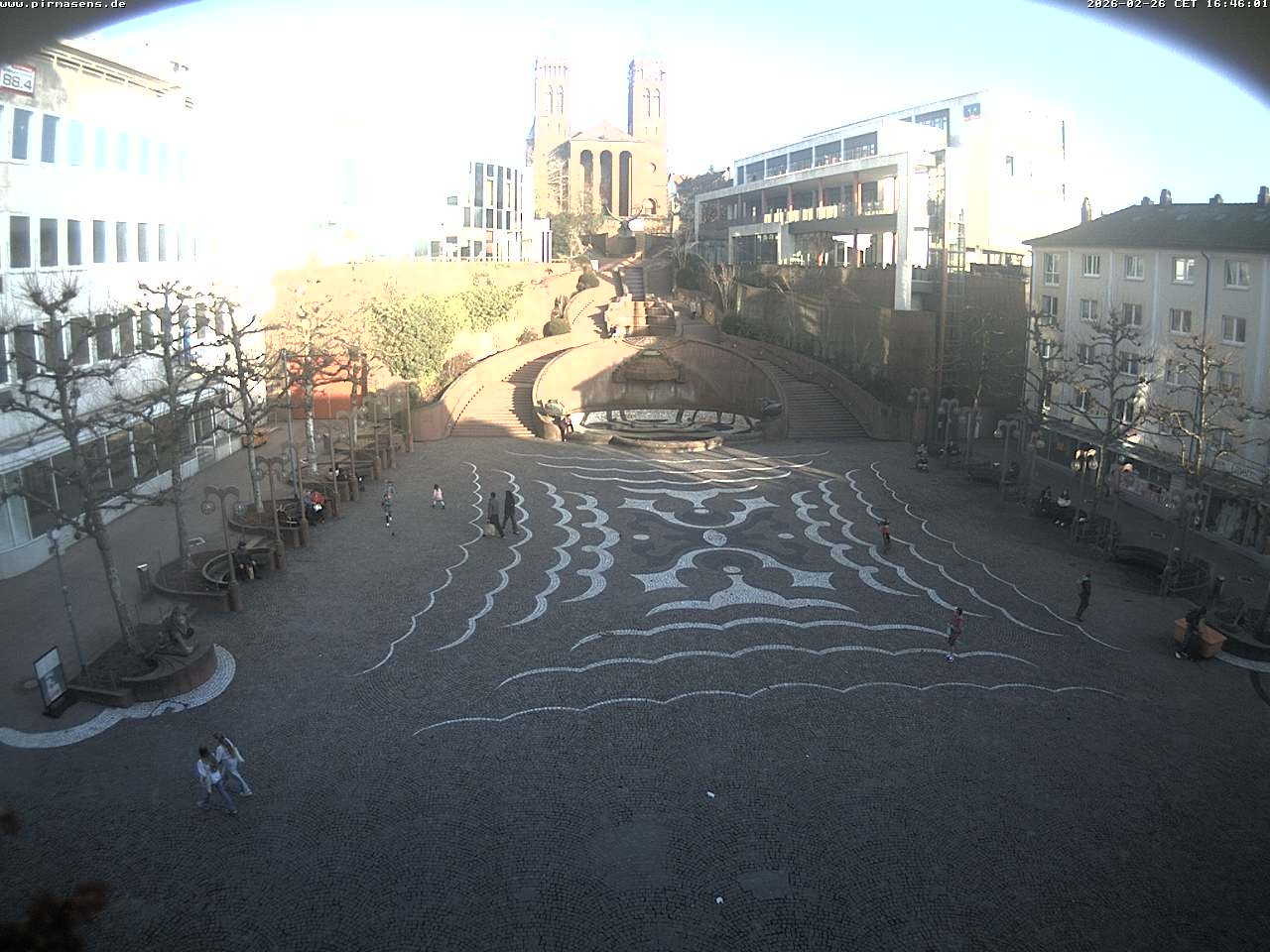 Archived image Webcam View towards square Schlossplatz and church Pirminius in Pirmasens