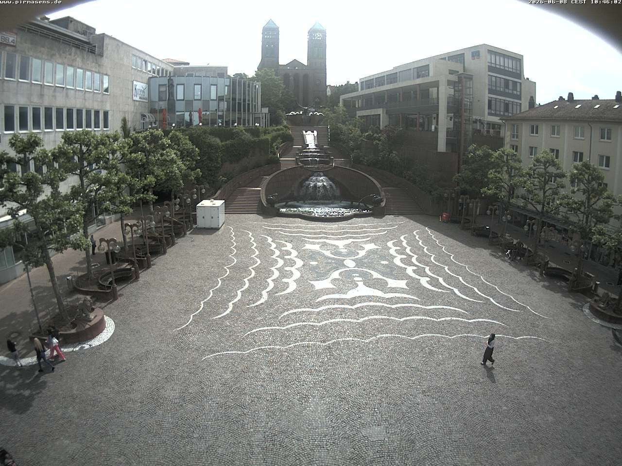 Archived image Webcam View towards square Schlossplatz and church Pirminius in Pirmasens