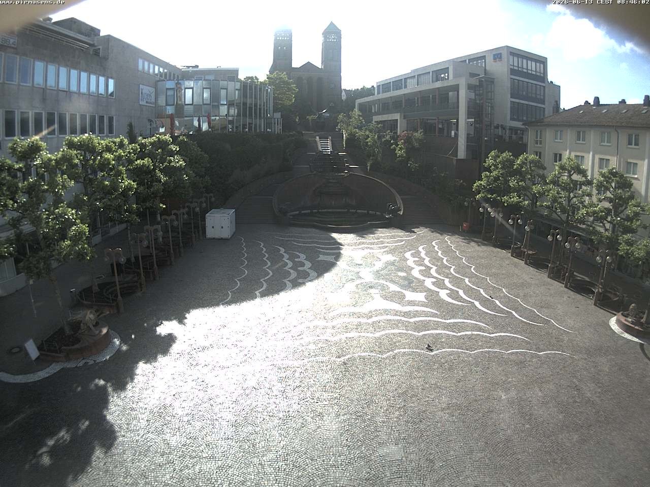 Archived image Webcam View towards square Schlossplatz and church Pirminius in Pirmasens