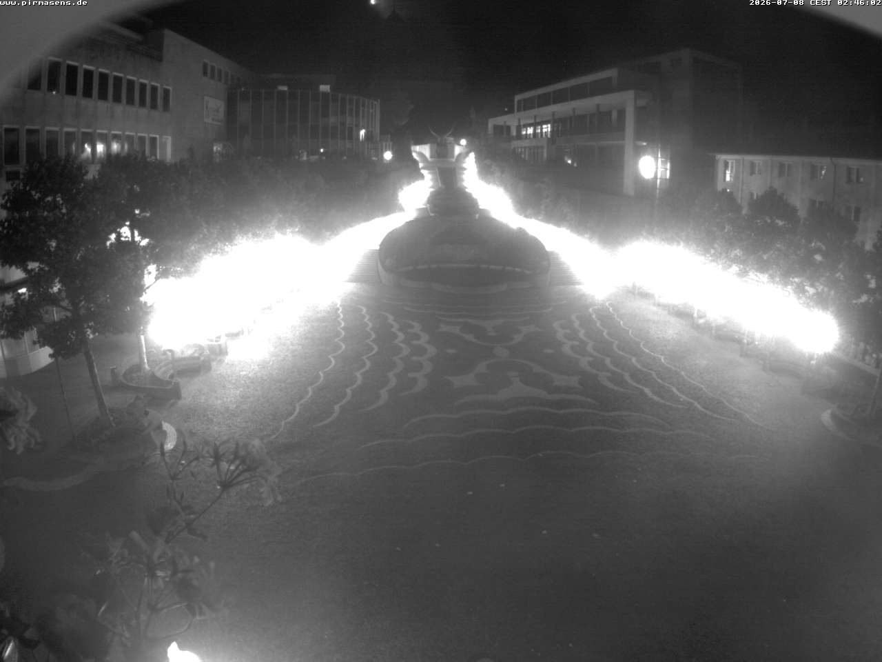 Archived image Webcam View towards square Schlossplatz and church Pirminius in Pirmasens