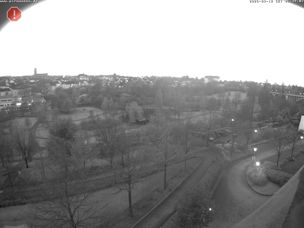 Archived image Webcam Pirmasens (Rheinland-Pfalz) - Blick vom Museum Dynamikum auf den Strecktalpark