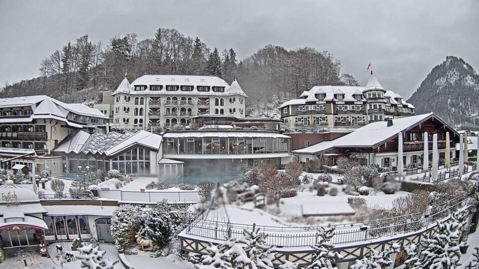 Archived image Webcam Fuschlsee: Hotel Ebners Waldhof