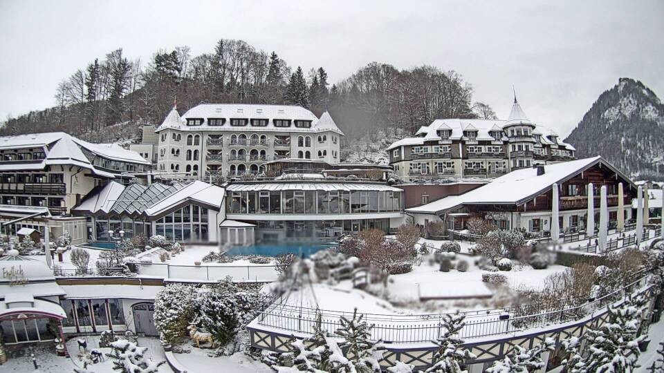 Archived image Webcam Fuschlsee: Hotel Ebners Waldhof
