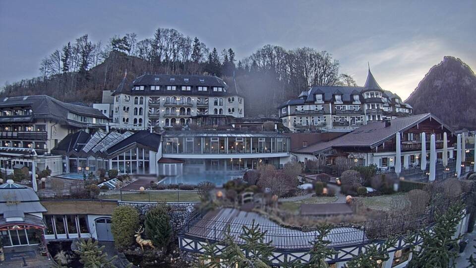 Archived image Webcam Fuschlsee: Hotel Ebners Waldhof
