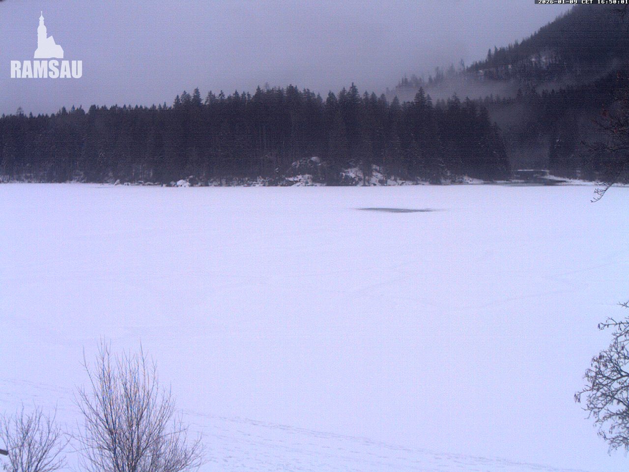 Archived image Webcam View to lake Hintersee
