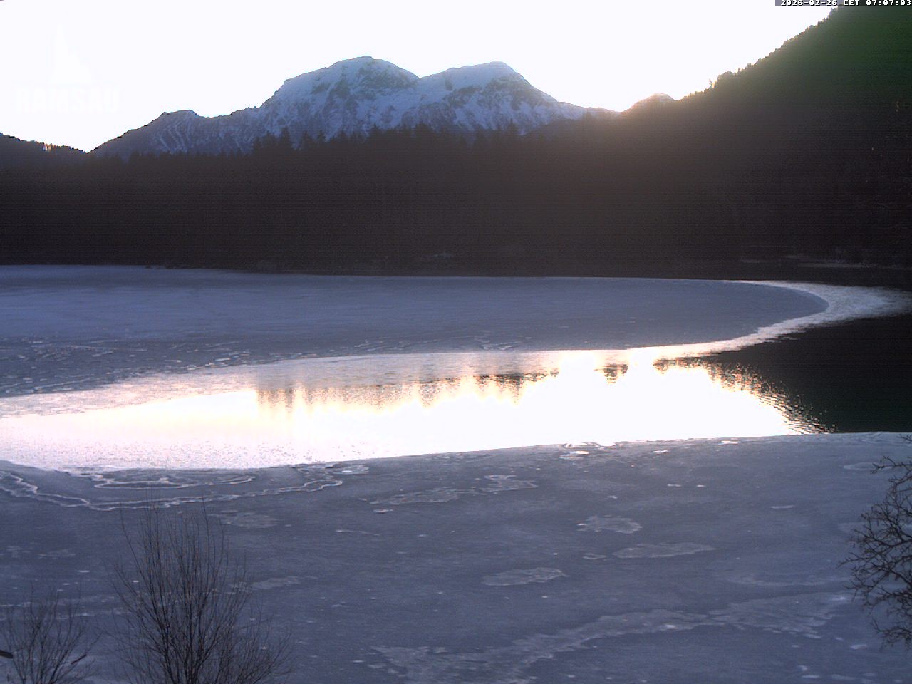 Archived image Webcam View to lake Hintersee