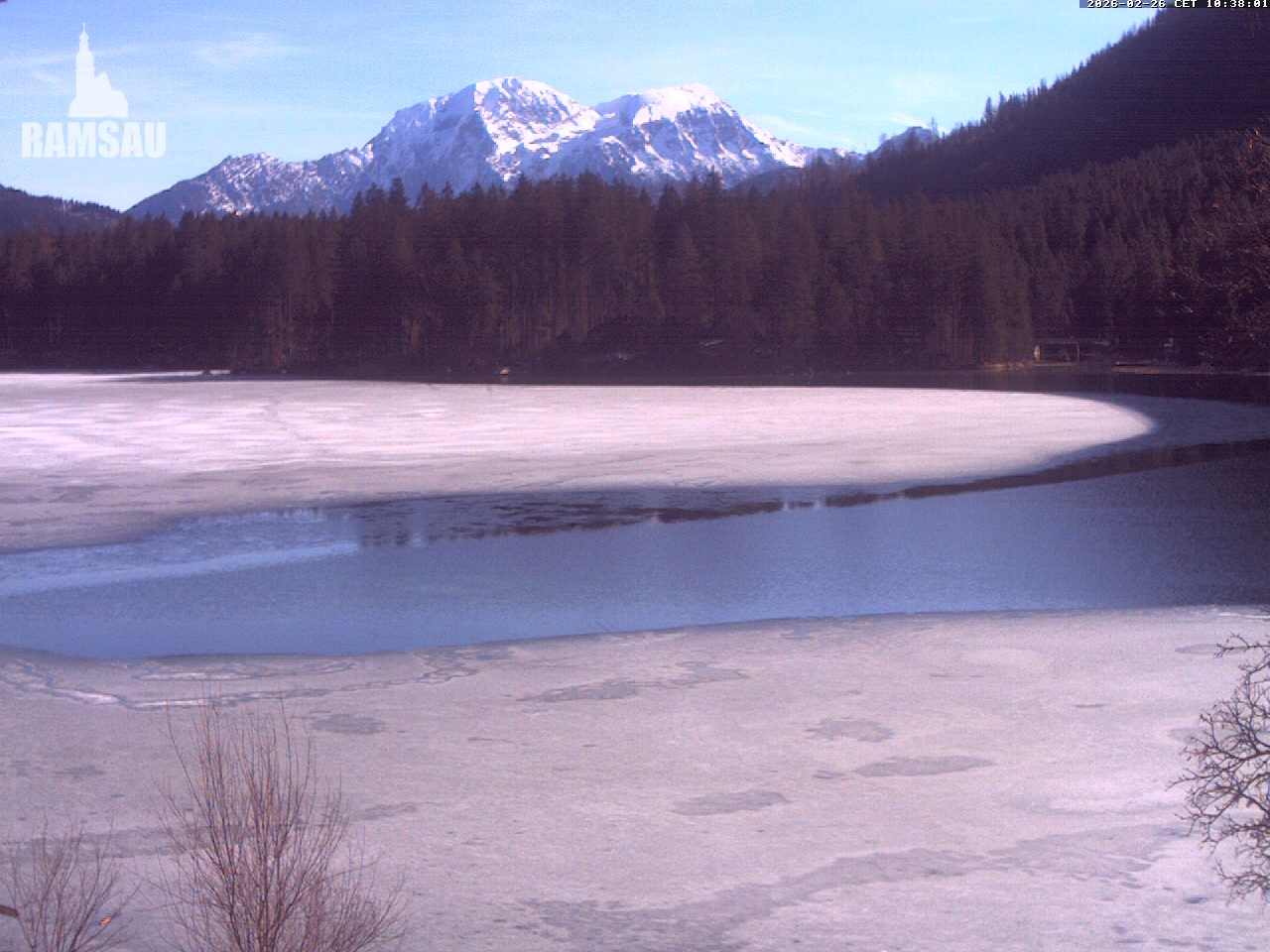 Archived image Webcam View to lake Hintersee