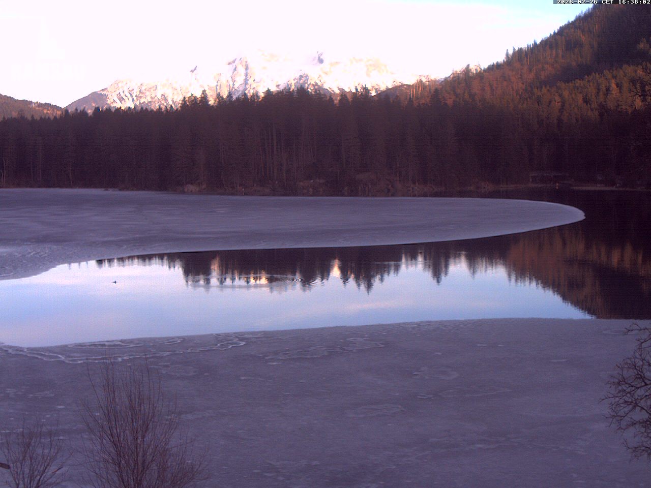 Archived image Webcam View to lake Hintersee