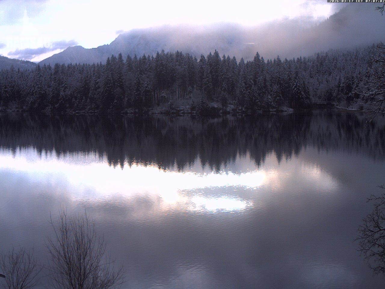Archived image Webcam View to lake Hintersee