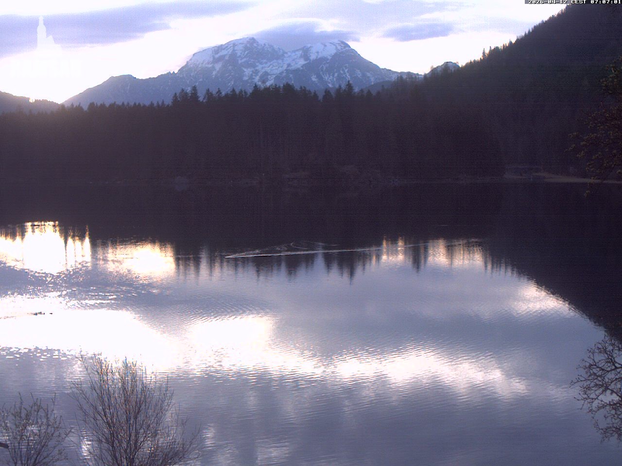 Archived image Webcam View to lake Hintersee