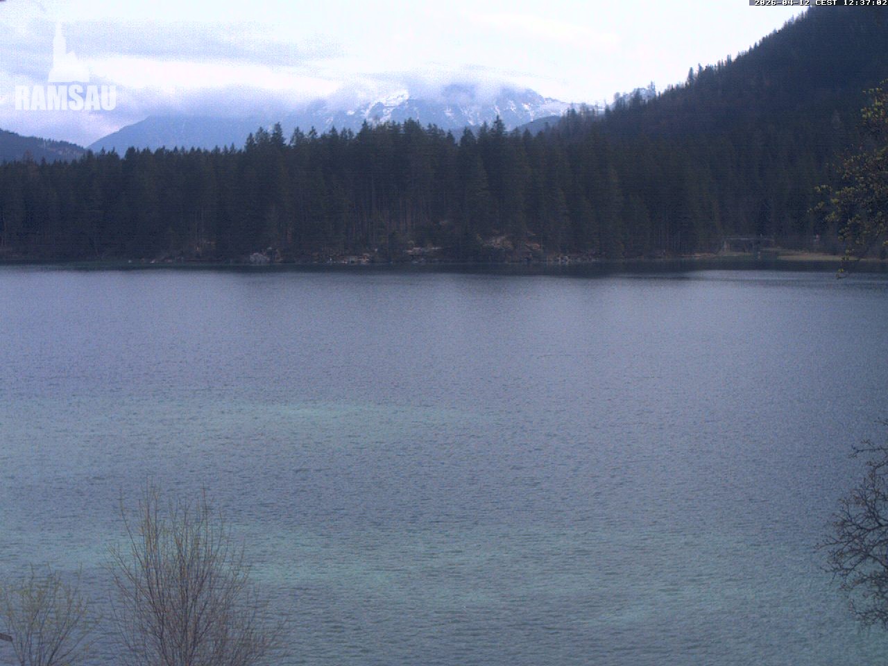 Archived image Webcam View to lake Hintersee