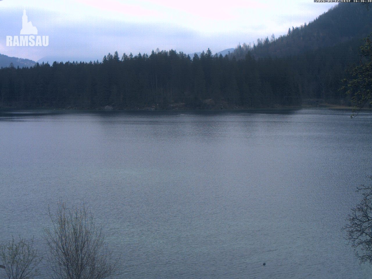Archived image Webcam View to lake Hintersee