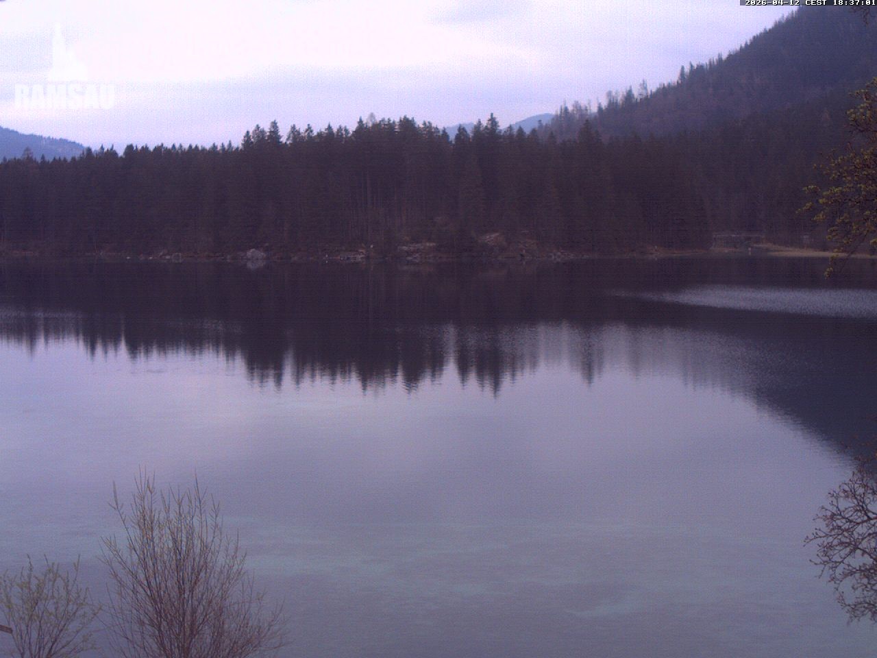 Archived image Webcam View to lake Hintersee