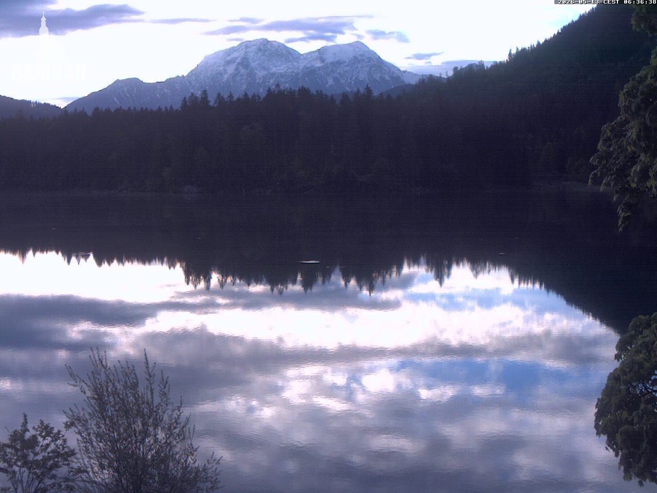Archived image Webcam View to lake Hintersee