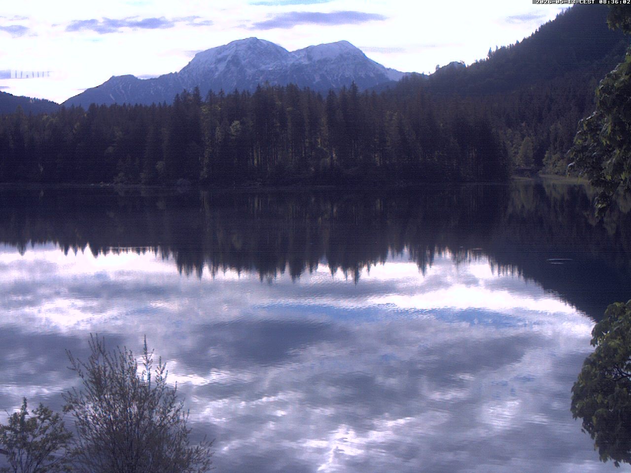 Archived image Webcam View to lake Hintersee