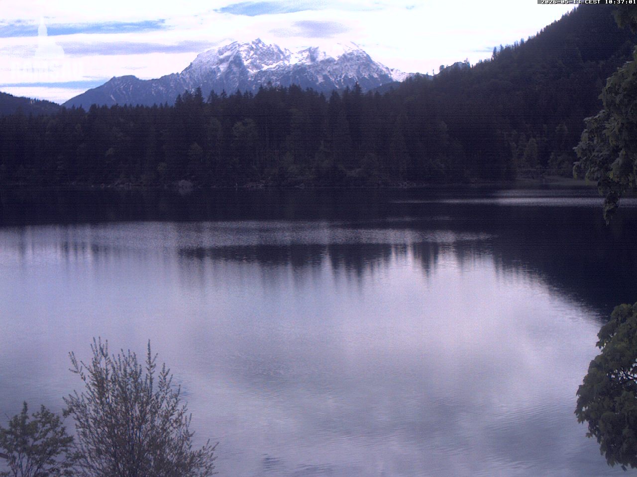 Archived image Webcam View to lake Hintersee
