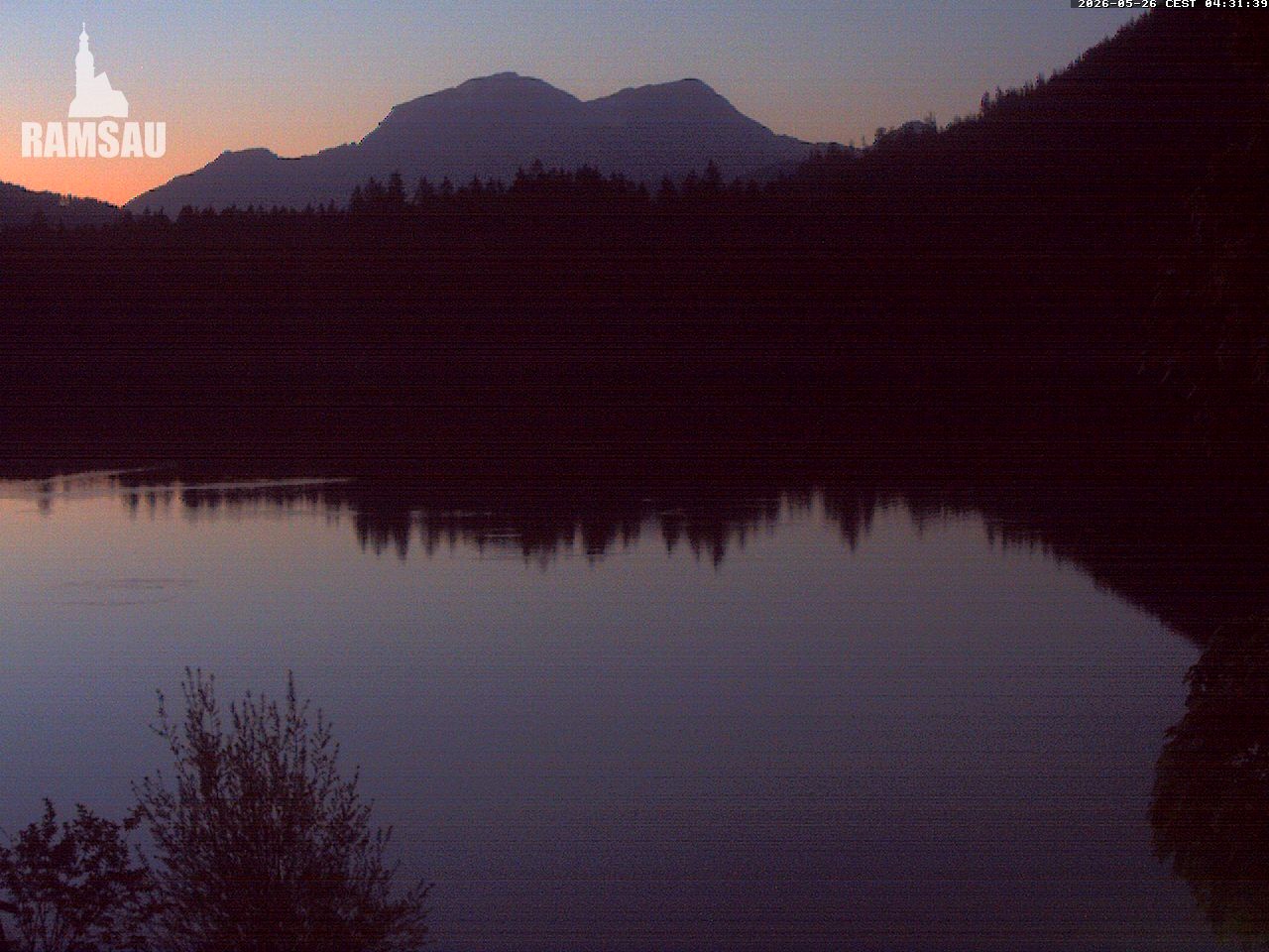 Archived image Webcam View to lake Hintersee