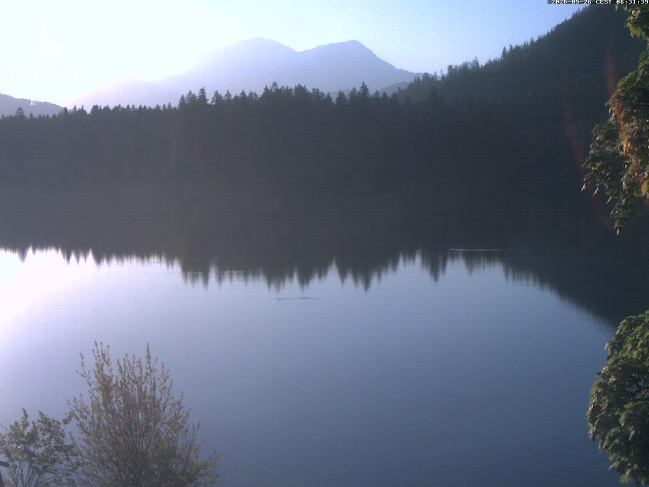 Archived image Webcam View to lake Hintersee