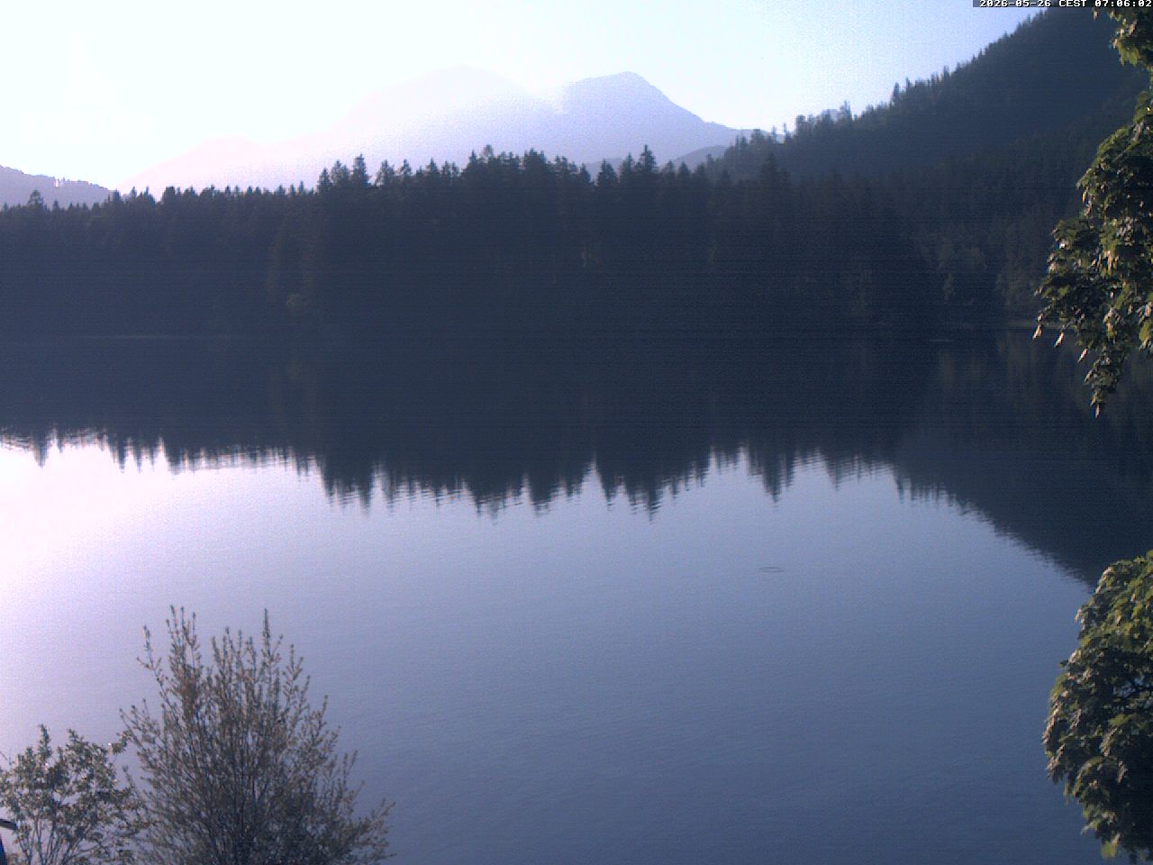 Archived image Webcam View to lake Hintersee