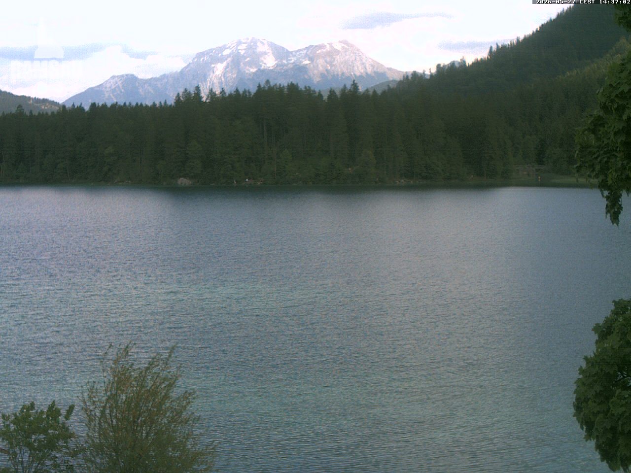 Archived image Webcam View to lake Hintersee