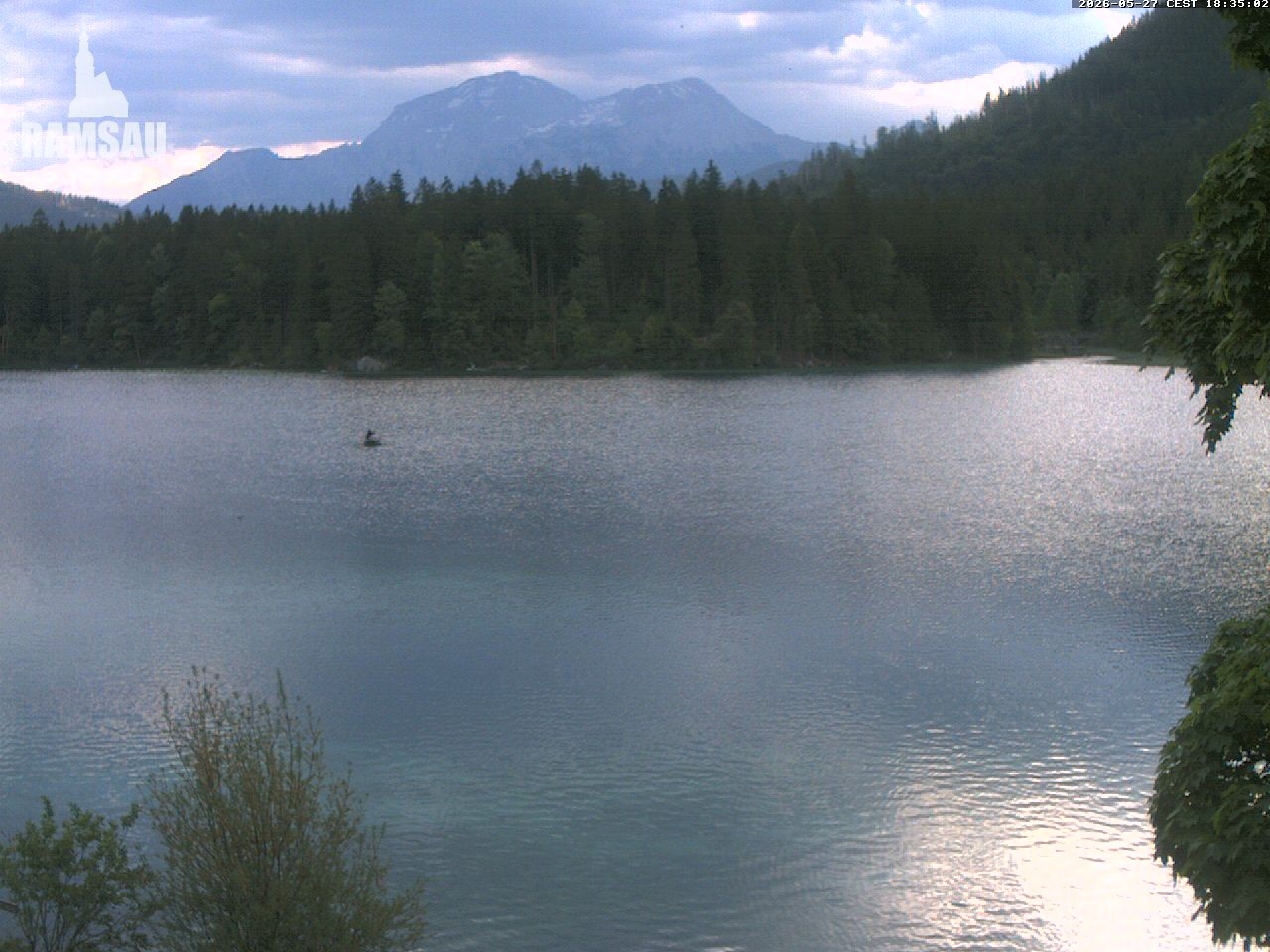 Archived image Webcam View to lake Hintersee
