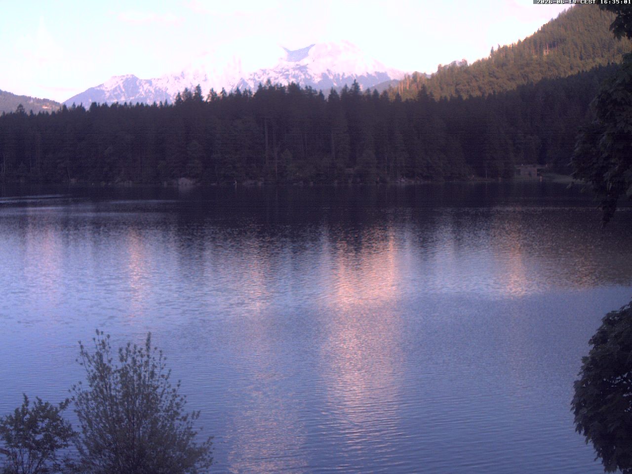 Archived image Webcam View to lake Hintersee