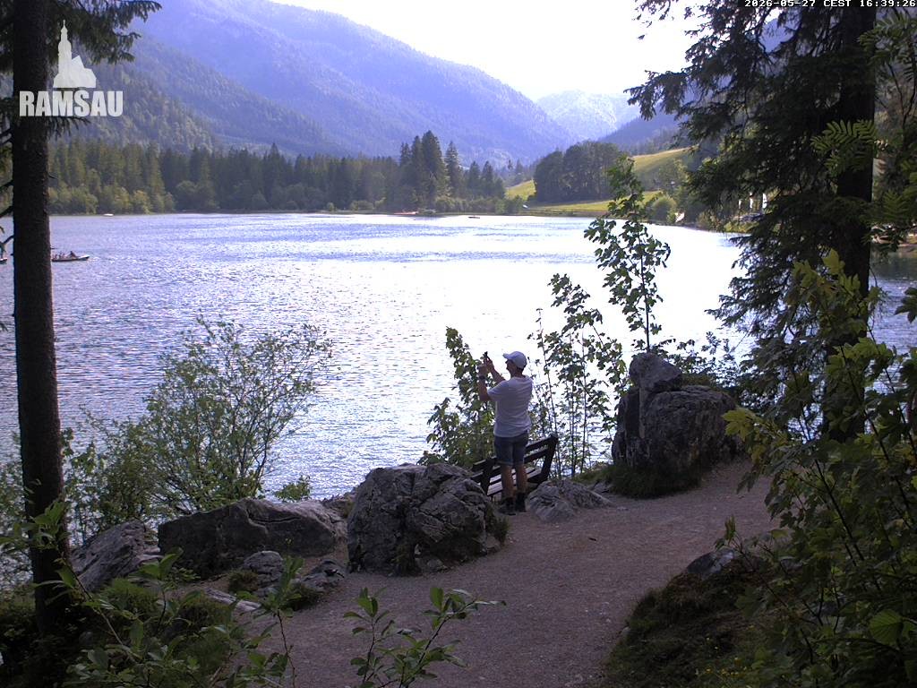 Archived image Webcam Luitpoldweg at lake Hintersee near Ramsau