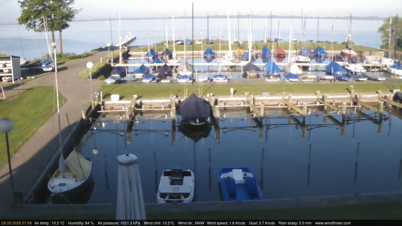 Archived image Webcam Lembruch: View Sailing Club Duemmer