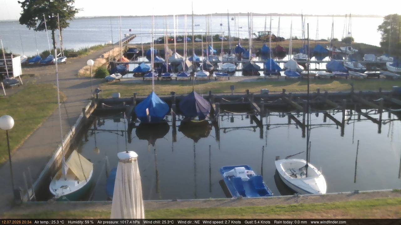 Archived image Webcam Lembruch: View Sailing Club Duemmer