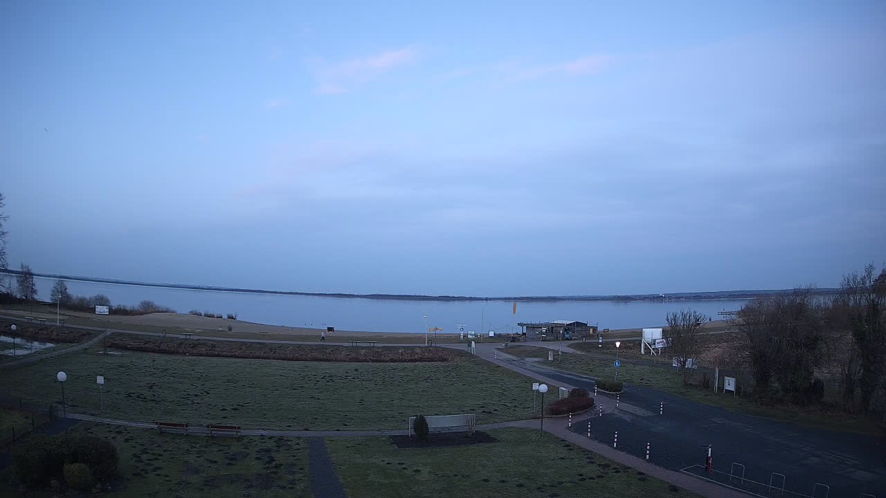 Archived image Webcam Lembruch: Lakeview from Hotel Strandlust