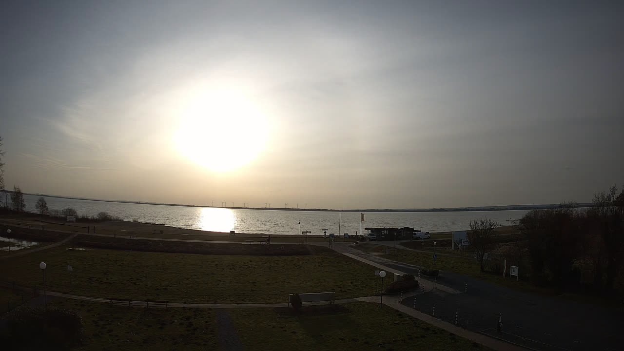 Archived image Webcam Lembruch: Lakeview from Hotel Strandlust