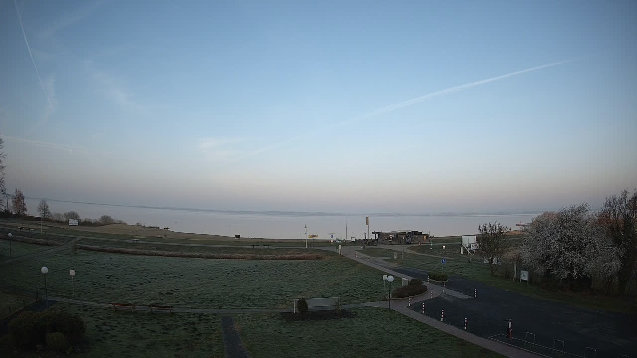Archived image Webcam Lembruch: Lakeview from Hotel Strandlust