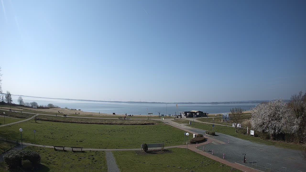 Archived image Webcam Lembruch: Lakeview from Hotel Strandlust