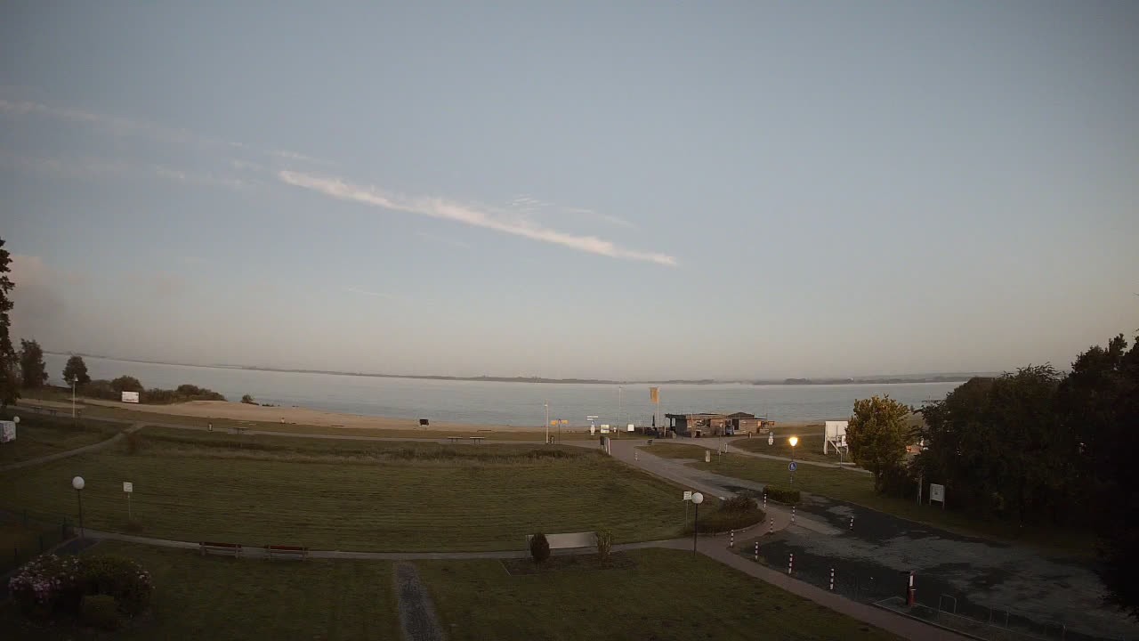Archived image Webcam Lembruch: Lakeview from Hotel Strandlust