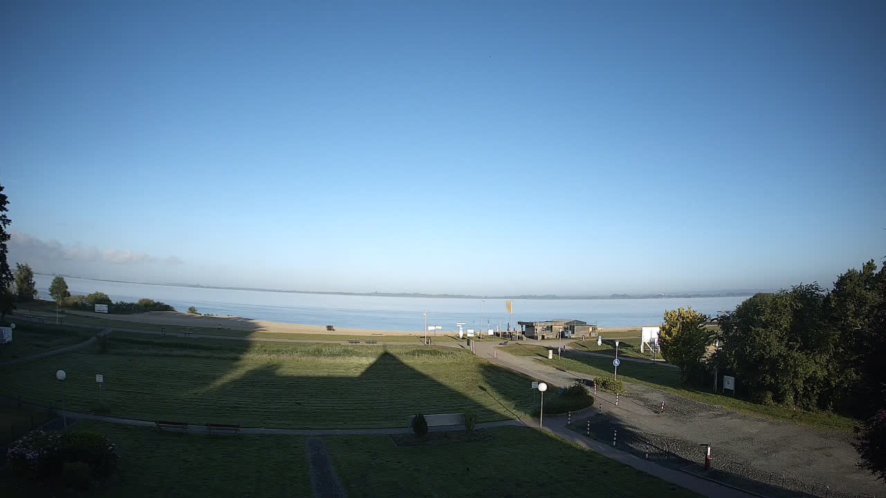 Archived image Webcam Lembruch: Lakeview from Hotel Strandlust