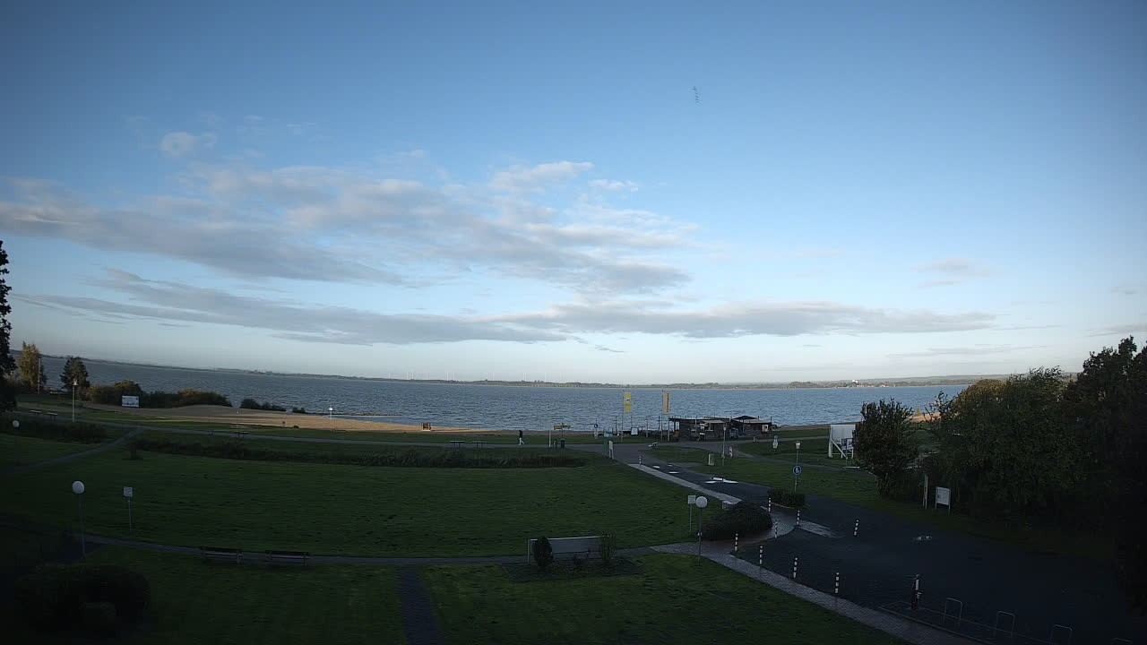 Archived image Webcam Lembruch: Lakeview from Hotel Strandlust
