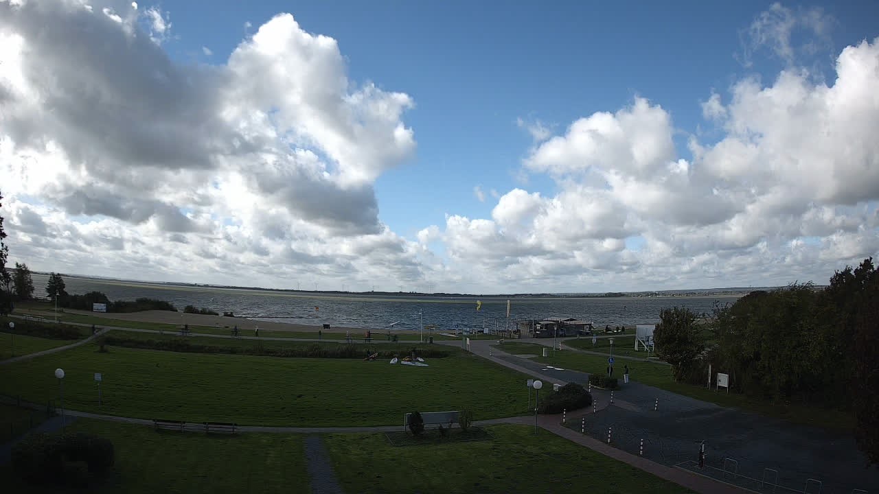 Archived image Webcam Lembruch: Lakeview from Hotel Strandlust